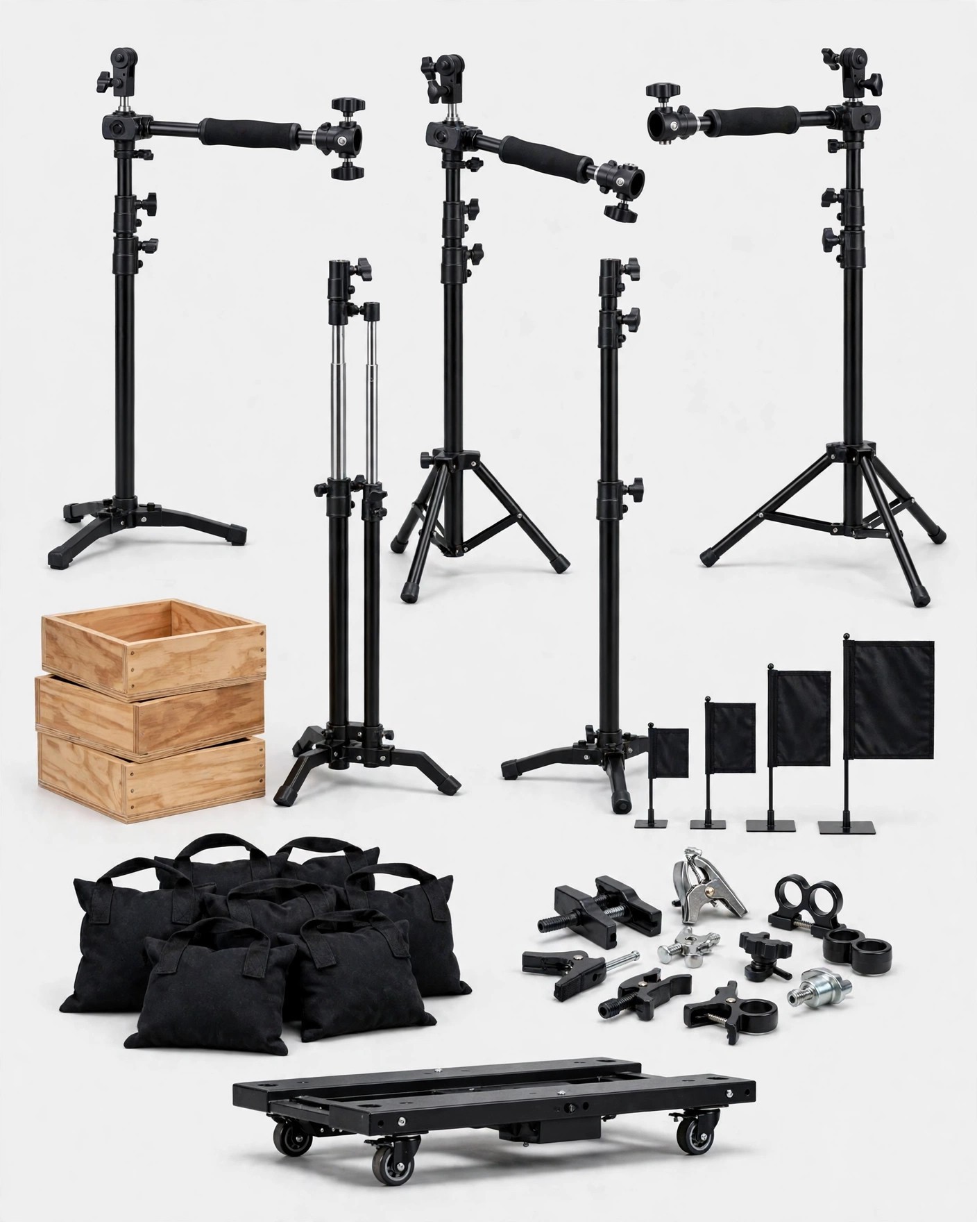 Plan Grip · Kit completo: C-Stands de 20 a 60 pulgadas, trípodes Combo y Baby Combo Matthews, flags de diferentes tamaños, apple boxes, bolsas de arena, abrazaderas Mafer y Matthellini y dolly Matthews Hot Buttons · Planes de grip · Arttv Studios