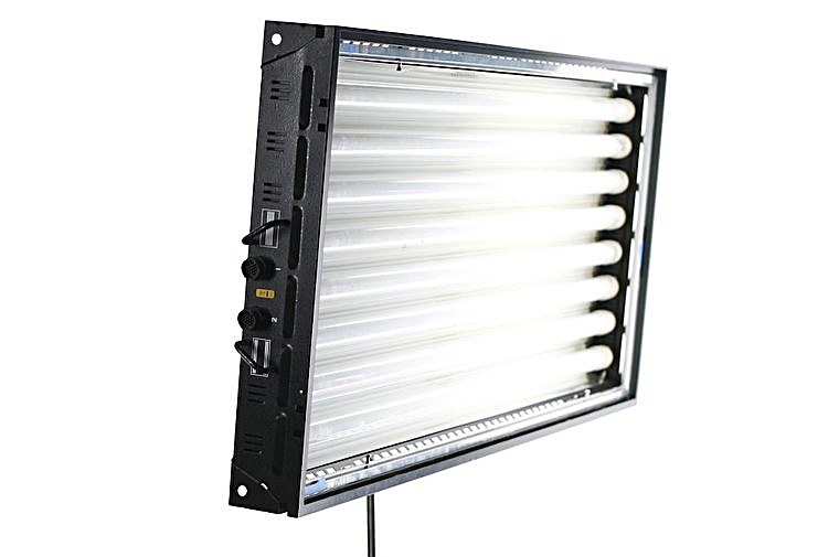 Kino Flo Flathead 8x120 (120cm) · Alquiler de equipos audiovisuales en Bogotá, Colombia · ARTTV Pro Rental