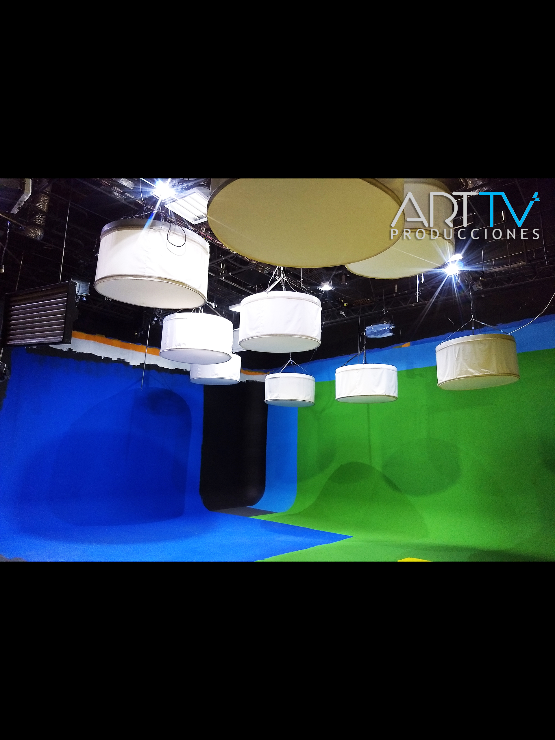 PACK ESTUDIO 7/LED · Alquiler de equipos audiovisuales en Bogotá, Colombia · ARTTV Pro Rental